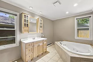 4858 N Iroquois Ave, Glendale, WI 53217 - Photo 12