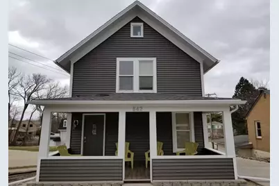 642  Summit Ave, Oconomowoc, WI 53066 - Photo 1