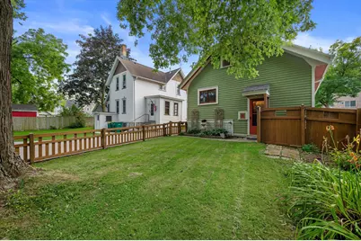 W57N512  Hilbert Ave, Cedarburg, WI 53012 - Photo 4