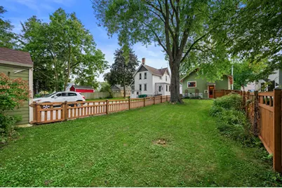 W57N512  Hilbert Ave, Cedarburg, WI 53012 - Photo 8