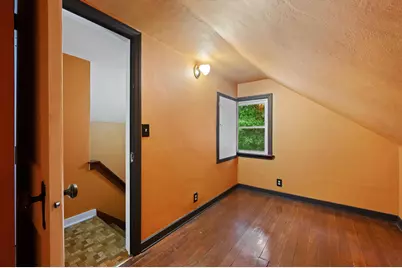 W57N512  Hilbert Ave, Cedarburg, WI 53012 - Photo 36