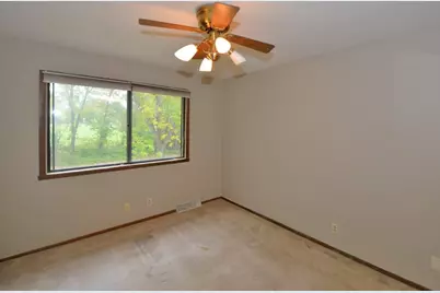 5616  Cambridge Ln #5, Racine, WI 53406 - Photo 16