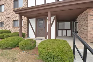 5616 Cambridge Ln, Racine, WI 53406 - Photo 1