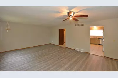 5616  Cambridge Ln #5, Racine, WI 53406 - Photo 4