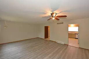 5616 Cambridge Ln, Racine, WI 53406 - Photo 4