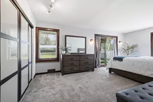 4809 W Loomis Rd, Greenfield, WI 53220 - Photo 10