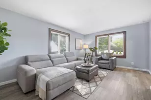 4809 W Loomis Rd, Greenfield, WI 53220 - Photo 4