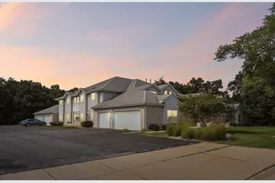 9101 S Aspen Dr #2, Oak Creek, WI 53154 - Photo 2