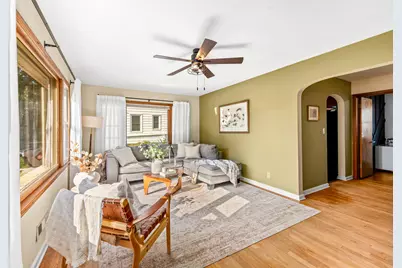 2637 S 86th St, West Allis, WI 53227 - Photo 8