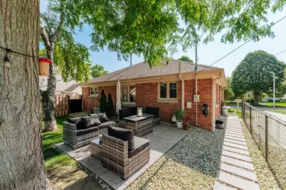 2637 S 86th St, West Allis, WI 53227 - Photo 32