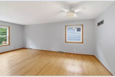 4538 N Larkin St, Shorewood, WI 53211 - Photo 14