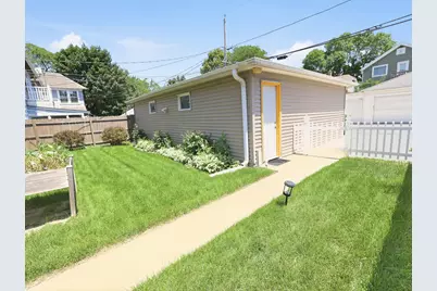 4538 N Larkin St, Shorewood, WI 53211 - Photo 4