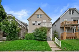 2962 N Pierce St, Milwaukee, WI 53212 - Photo 2