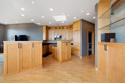 1325 N Van Buren St #601, Milwaukee, WI 53202 - Photo 8