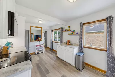 3927 S 57th St, Milwaukee, WI 53220 - Photo 10