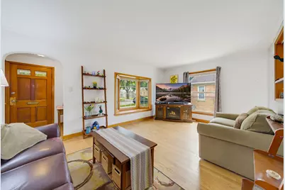 3927 S 57th St, Milwaukee, WI 53220 - Photo 4