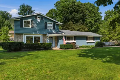 755  Tower Hill Dr, Brookfield, WI 53045 - Photo 2