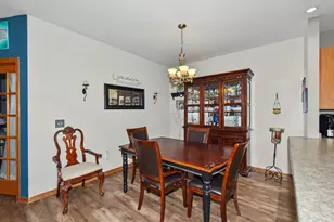 W173N5537 Ravenwood Dr, Menomonee Falls, WI 53051 - Photo 10
