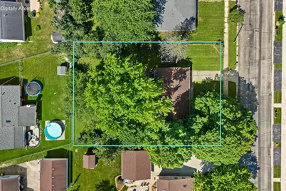 1915  Miller St, West Bend, WI 53095 - Photo 2