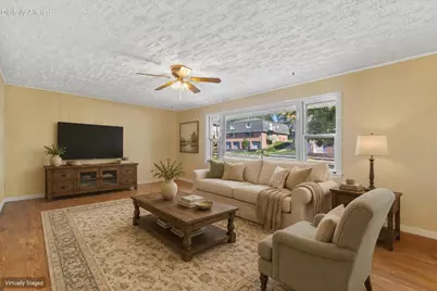 1915  Miller St, West Bend, WI 53095 - Photo 4