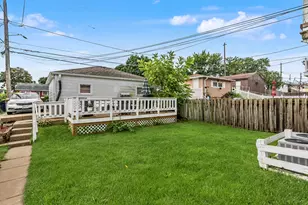 2567 S 60th St, West Allis, WI 53219 - Photo 4