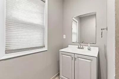 2621  Blaine Ave, Racine, WI 53405 - Photo 10