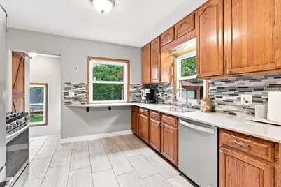 2621  Blaine Ave, Racine, WI 53405 - Photo 6