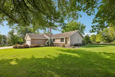 N71W23289  Keystone Dr, Sussex, WI 53089 - Photo 2