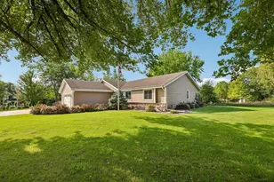 N71W23289 Keystone Dr, Sussex, WI 53089 - Photo 2