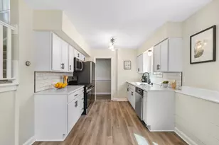 318 E Gauer Cir, Milwaukee, WI 53207 - Photo 16