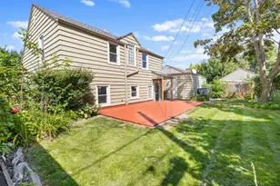 318 E Gauer Cir, Milwaukee, WI 53207 - Photo 24