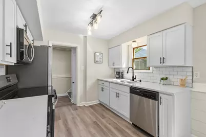 318 E Gauer Cir, Milwaukee, WI 53207 - Photo 18