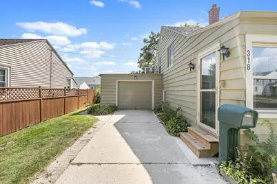 318 E Gauer Cir, Milwaukee, WI 53207 - Photo 4