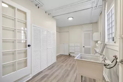 318 E Gauer Cir, Milwaukee, WI 53207 - Photo 20