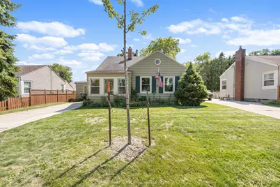 318 E Gauer Cir, Milwaukee, WI 53207 - Photo 2