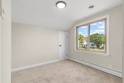 318 E Gauer Cir, Milwaukee, WI 53207 - Photo 14
