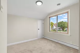 318 E Gauer Cir, Milwaukee, WI 53207 - Photo 14