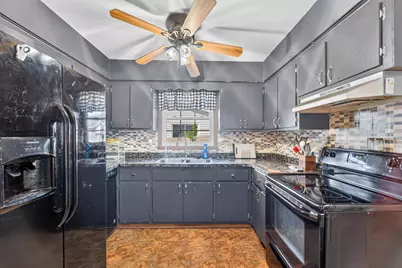 5716  69th St, Kenosha, WI 53142 - Photo 6