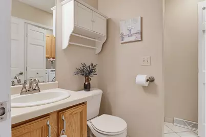 10348 S Robin Ln, Oak Creek, WI 53154 - Photo 32