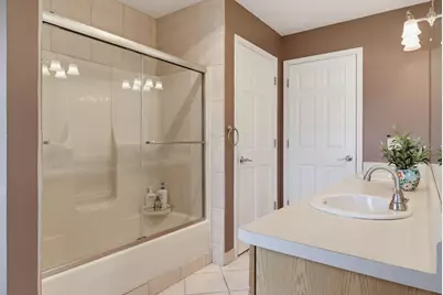 10348 S Robin Ln, Oak Creek, WI 53154 - Photo 30