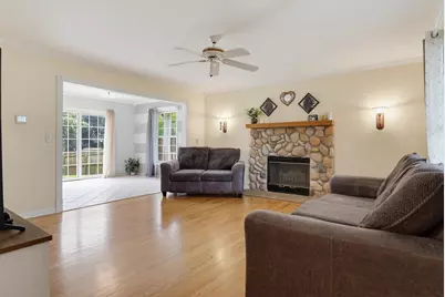 10348 S Robin Ln, Oak Creek, WI 53154 - Photo 10