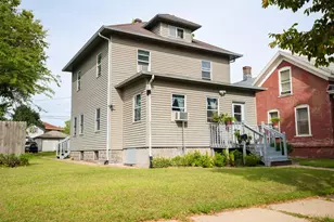 527 Avon St, La Crosse, WI 54601 - Photo 1
