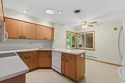 4420 N 110th St, Wauwatosa, WI 53225 - Photo 14