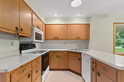 4420 N 110th St, Wauwatosa, WI 53225 - Photo 12