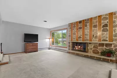 4420 N 110th St, Wauwatosa, WI 53225 - Photo 8