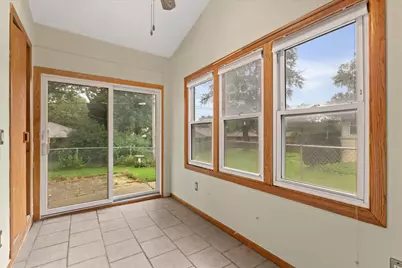 4420 N 110th St, Wauwatosa, WI 53225 - Photo 10