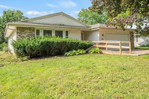 N52W23799 Parkview Dr, Lisbon, WI 53089 - Photo 2
