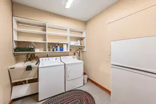 301 E Reservoir Ave, Milwaukee, WI 53212 - Photo 34
