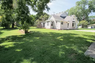521 Humboldt St, Watertown, WI 53094 - Photo 2