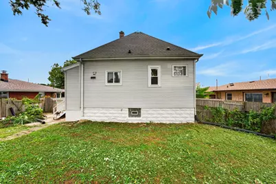 2423  Cleveland Pl, South Milwaukee, WI 53172 - Photo 30